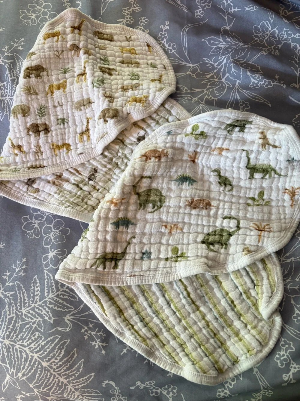 aden + anais bib bundle - like new